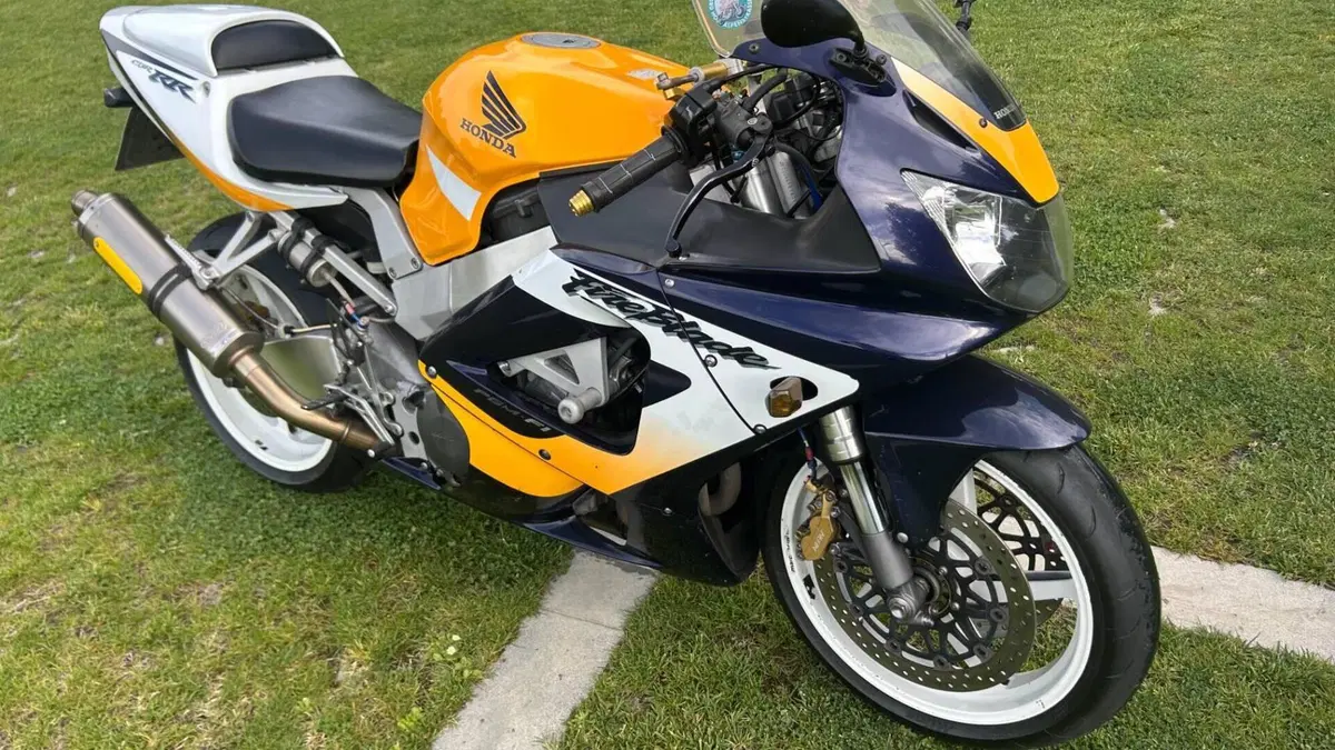 Honda CBR 900 RR Fireblade (2000 - 01) 