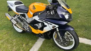 Honda CBR 900 RR Fireblade (2000 - 01) 