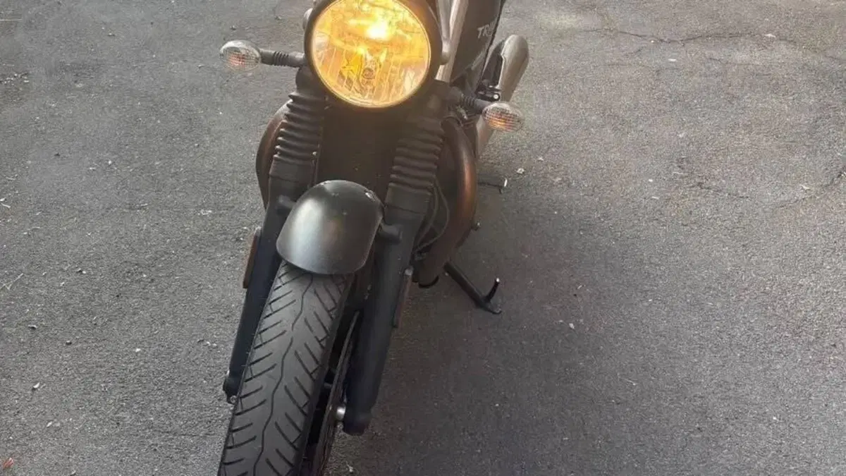 Triumph Street Twin 900 (2017 - 18) 