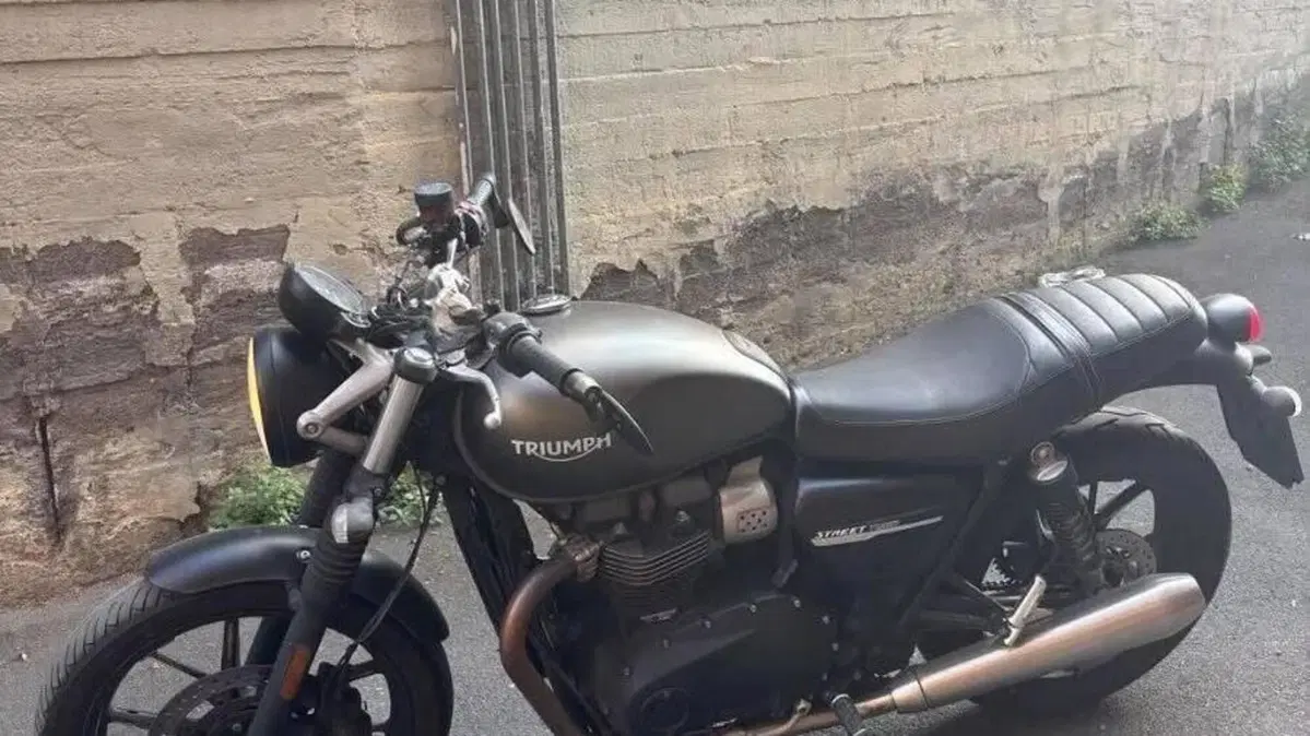 Triumph Street Twin 900 (2017 - 18)  (2)