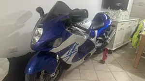 Suzuki GSX 1300 R Hayabusa (1999 - 06)  (4)