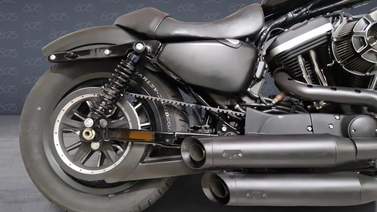 Harley-Davidson 883 Iron (2012 - 14) - XL 883N  (5)