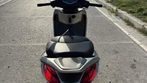Piaggio Beverly 300 ABS-ASR (2021 - 25)  (2)