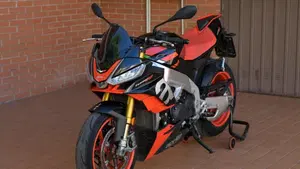 Aprilia Tuono V4 Factory (2021 - 24)  (3)