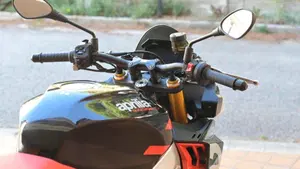 Aprilia Tuono V4 Factory (2021 - 24)  (6)