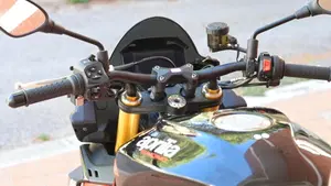 Aprilia Tuono V4 Factory (2021 - 24)  (7)