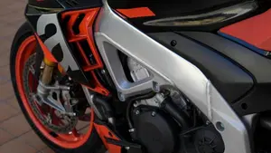 Aprilia Tuono V4 Factory (2021 - 24)  (9)