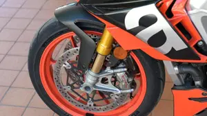 Aprilia Tuono V4 Factory (2021 - 24)  (10)
