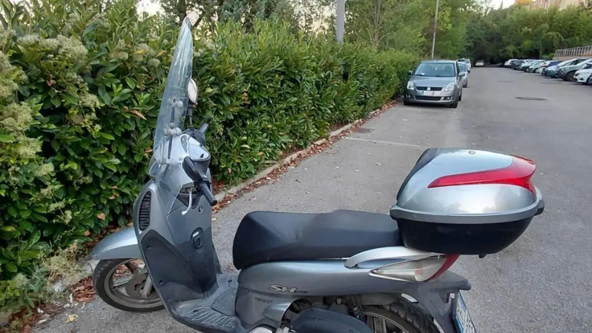 Honda SH 150i (2005 - 08)  (4)