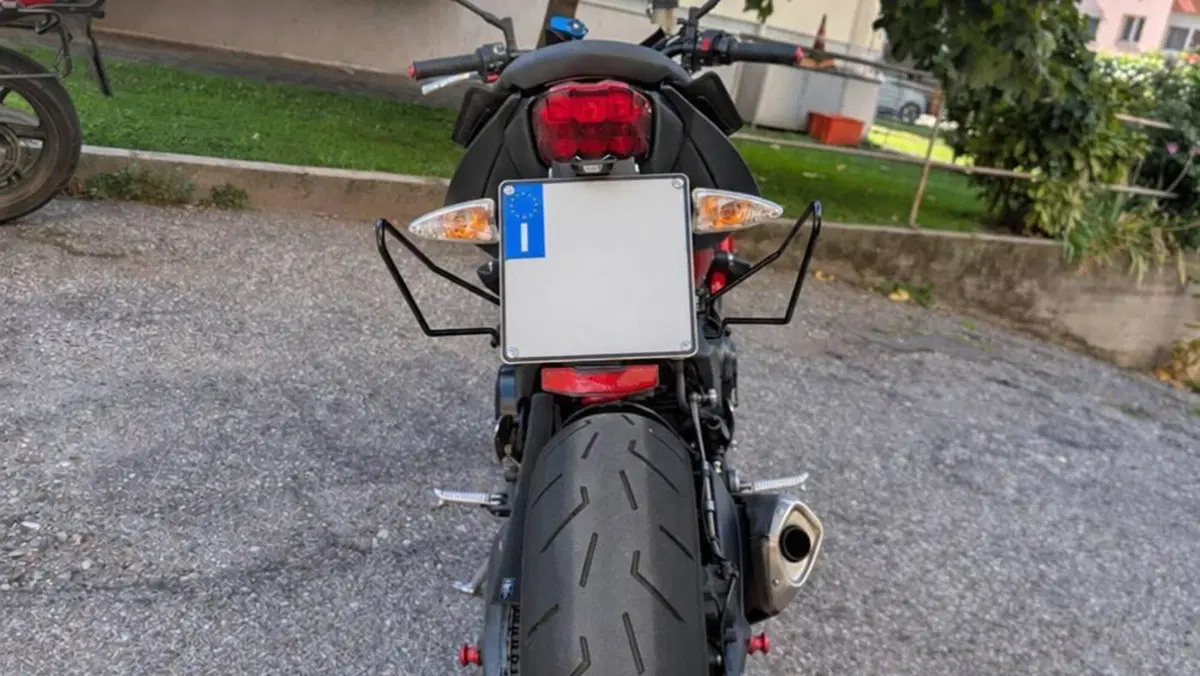 Triumph Street Triple R ABS (2013 - 17)  (3)