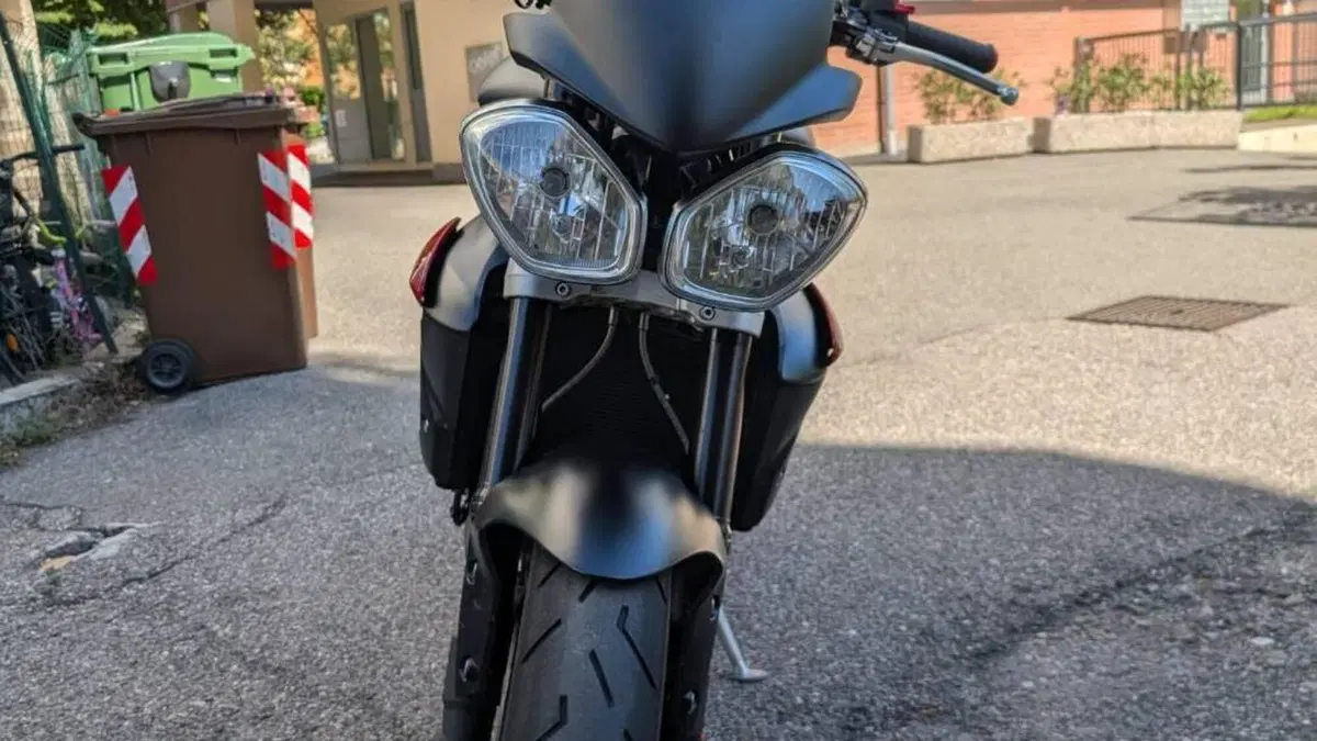 Triumph Street Triple R ABS (2013 - 17)  (4)
