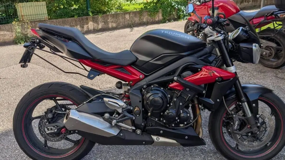 Triumph Street Triple R ABS (2013 - 17)  (6)