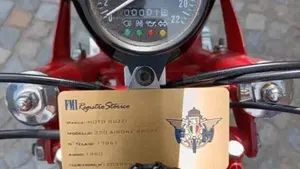 Moto Guzzi   (2)