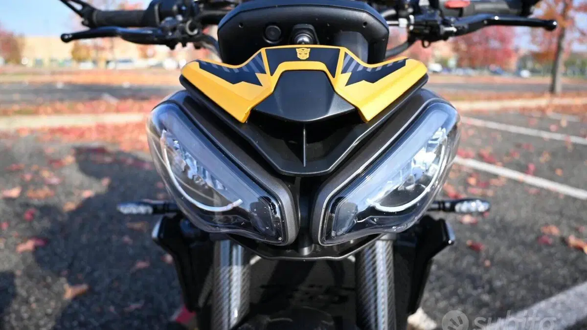 Triumph Street Triple 765 RS (2023 - 26)  (2)