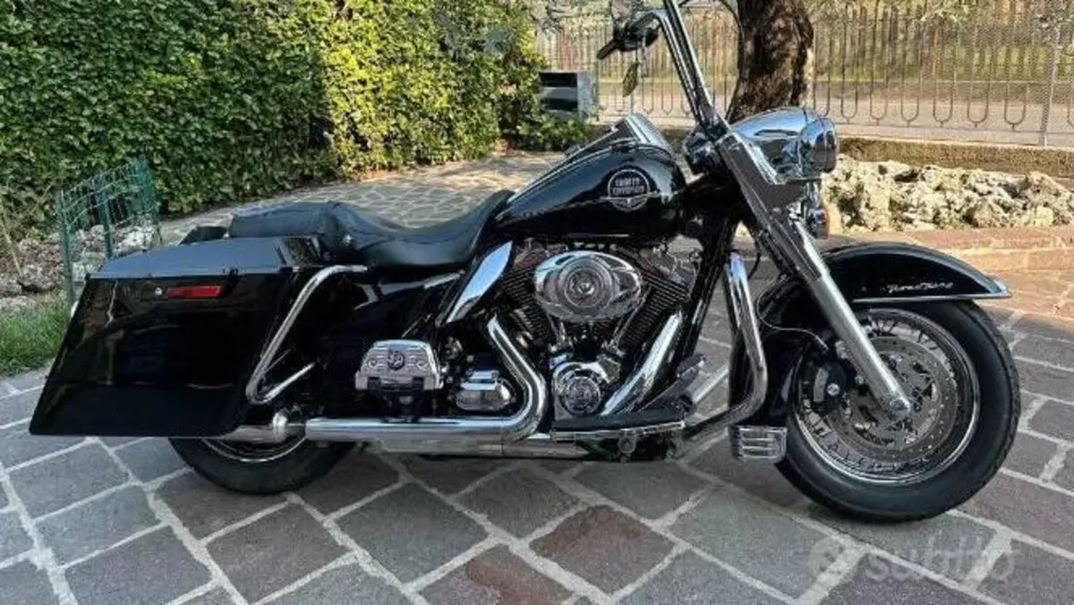 Harley-Davidson 1584 Road King Classic (2007 - 11) - FLHRCI  (3)