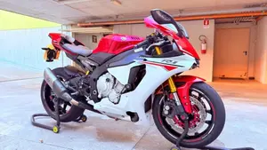 Yamaha YZF R1 (2015 - 16)  (7)