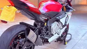 Yamaha YZF R1 (2015 - 16)  (8)