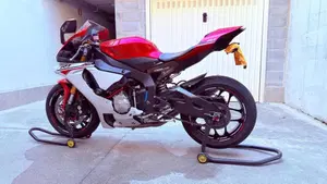 Yamaha YZF R1 (2015 - 16)  (11)