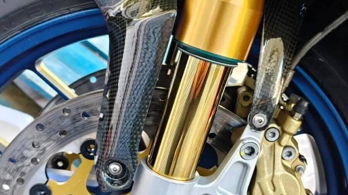 Aprilia RSV 1000 R (2000 -  01)  (6)