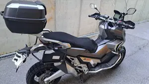 Honda X-ADV 750 (2017)  (8)