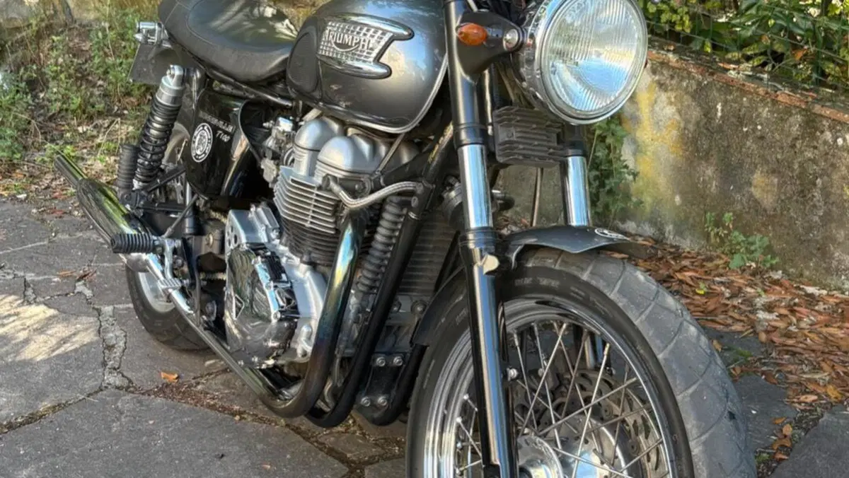 Triumph Bonneville T100 (2001 - 07)  (3)