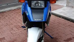 Suzuki   (4)
