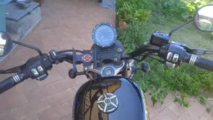 Harley-Davidson 883 Hugger (2001 - 02) - XLH  (5)