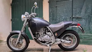 Aprilia   (2)