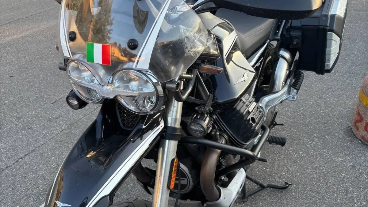 Moto Guzzi V85 TT Guardia d'Onore (2022 - 23) 