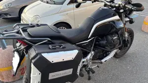 Moto Guzzi V85 TT Guardia d'Onore (2022 - 23)  (3)