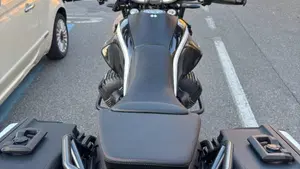 Moto Guzzi V85 TT Guardia d'Onore (2022 - 23)  (8)