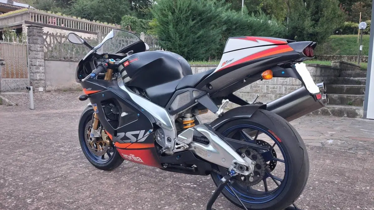 Aprilia RSV 1000 R (2001 - 02) 