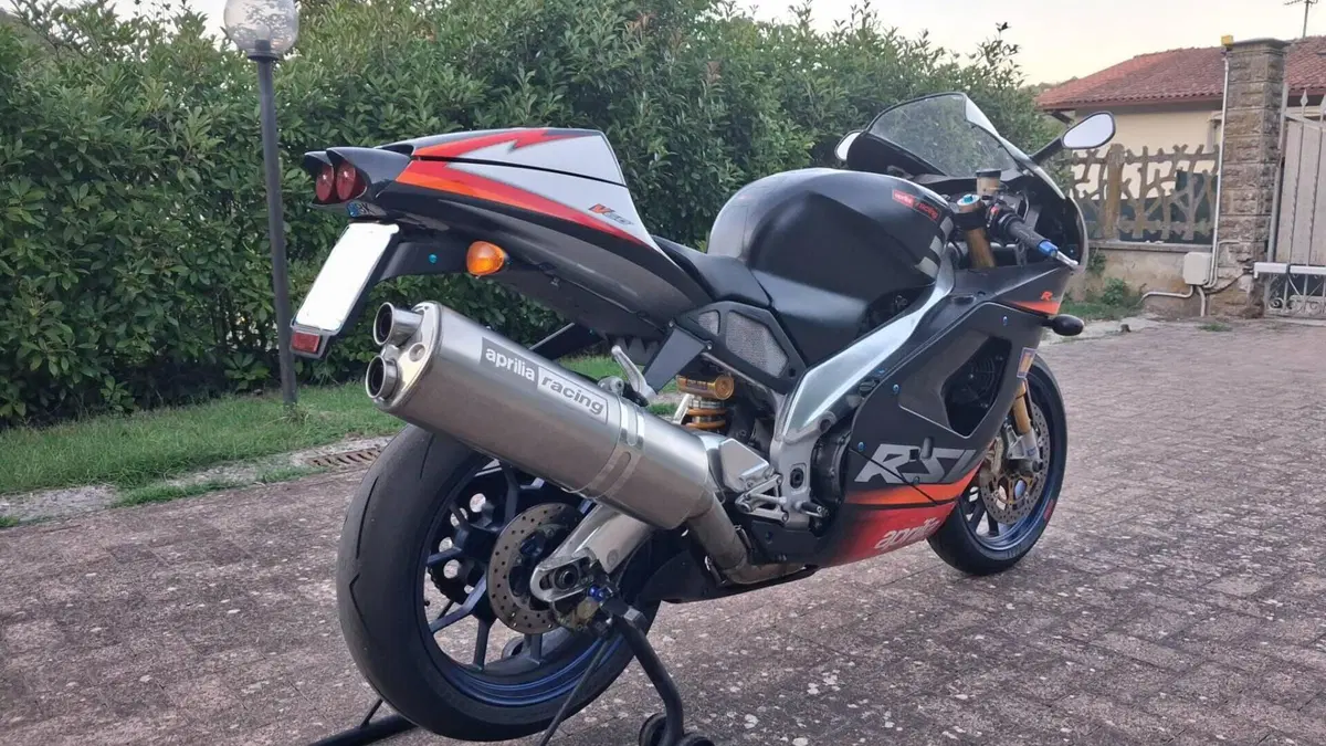 Aprilia RSV 1000 R (2001 - 02)  (2)