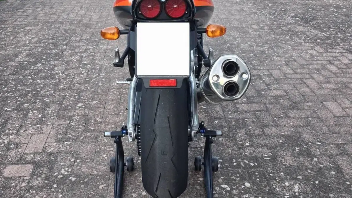 Aprilia RSV 1000 R (2001 - 02)  (3)