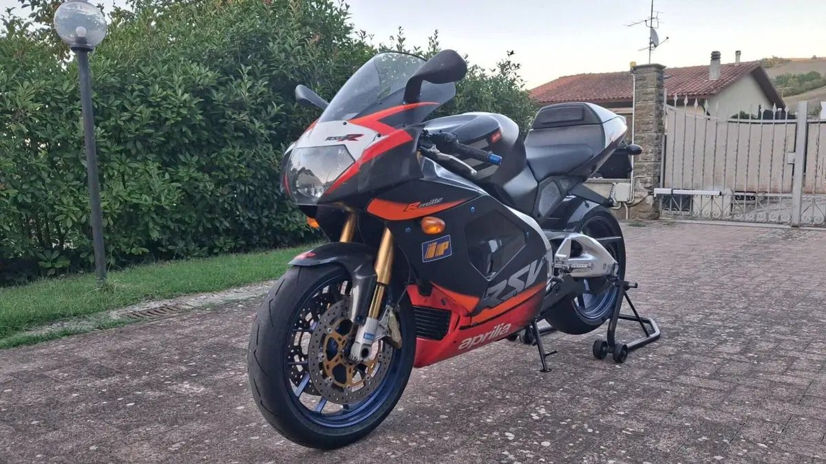 Aprilia RSV 1000 R (2001 - 02)  (11)