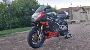 Aprilia RSV 1000 R (2001 - 02)  (11)