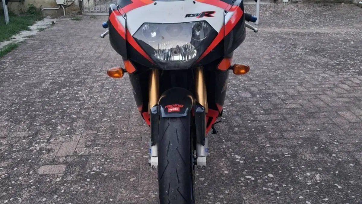Aprilia RSV 1000 R (2001 - 02)  (13)