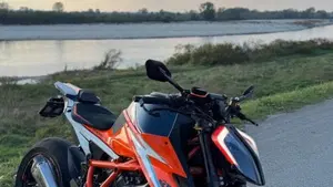 KTM 1290 Super Duke R (2021 - 23)  (2)
