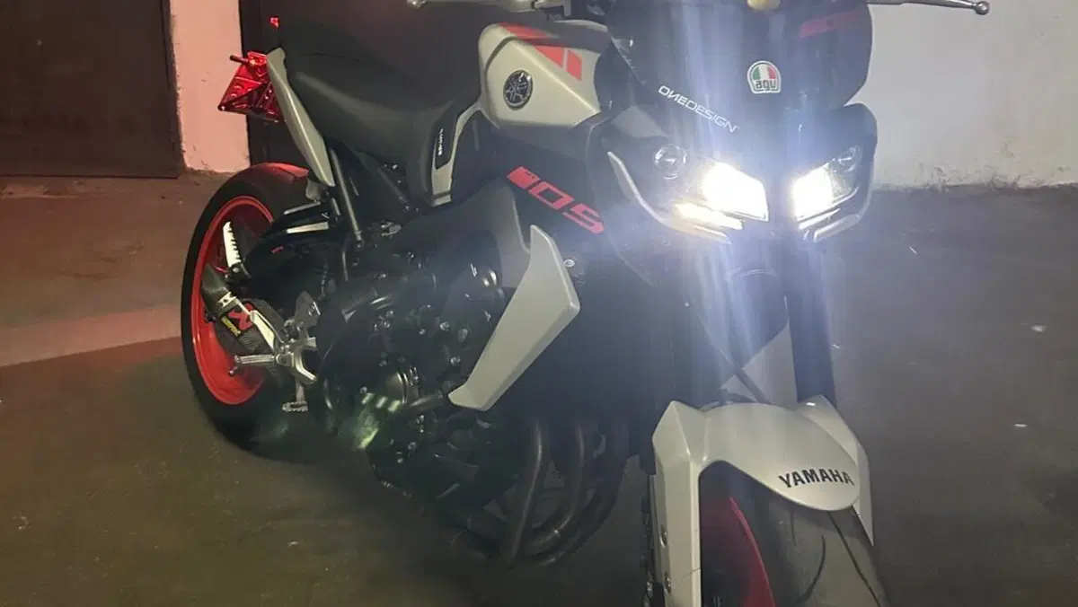 Yamaha MT-09 (2017 - 20)  (8)