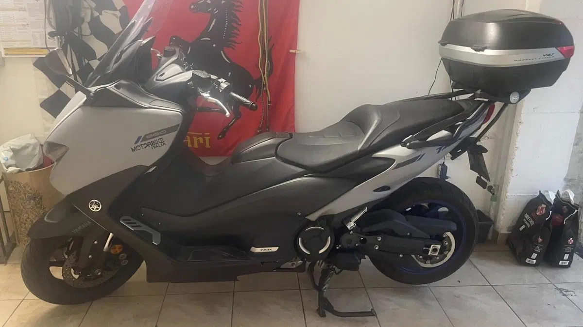 Yamaha T-Max 560 (2020 - 21)  (3)