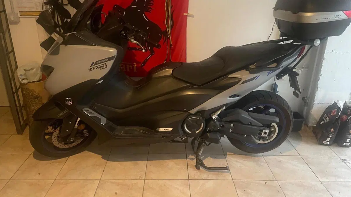 Yamaha T-Max 560 (2020 - 21)  (4)