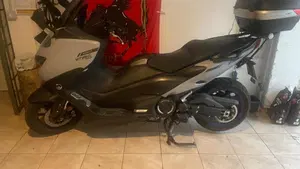 Yamaha T-Max 560 (2020 - 21)  (4)