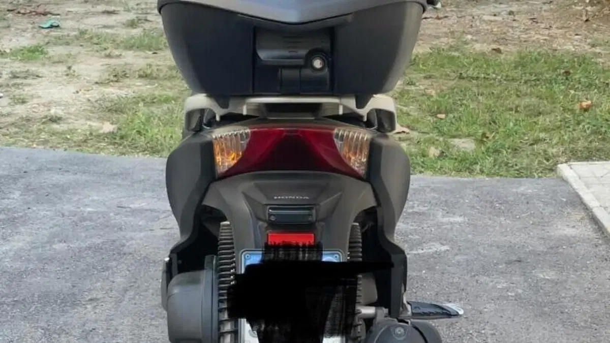 Honda SH 300 i ABS (2016 - 20)  (2)