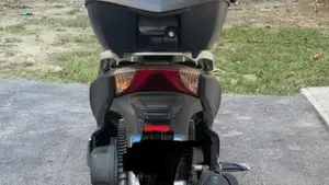 Honda SH 300 i ABS (2016 - 20)  (2)