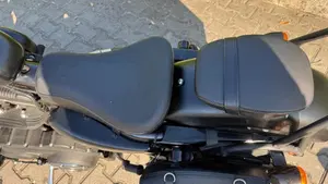 Harley-Davidson 883 Iron (2014 - 16) - XL 883N  (12)