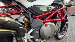 MV Agusta Brutale 910 S (2005 - 11)  (6)