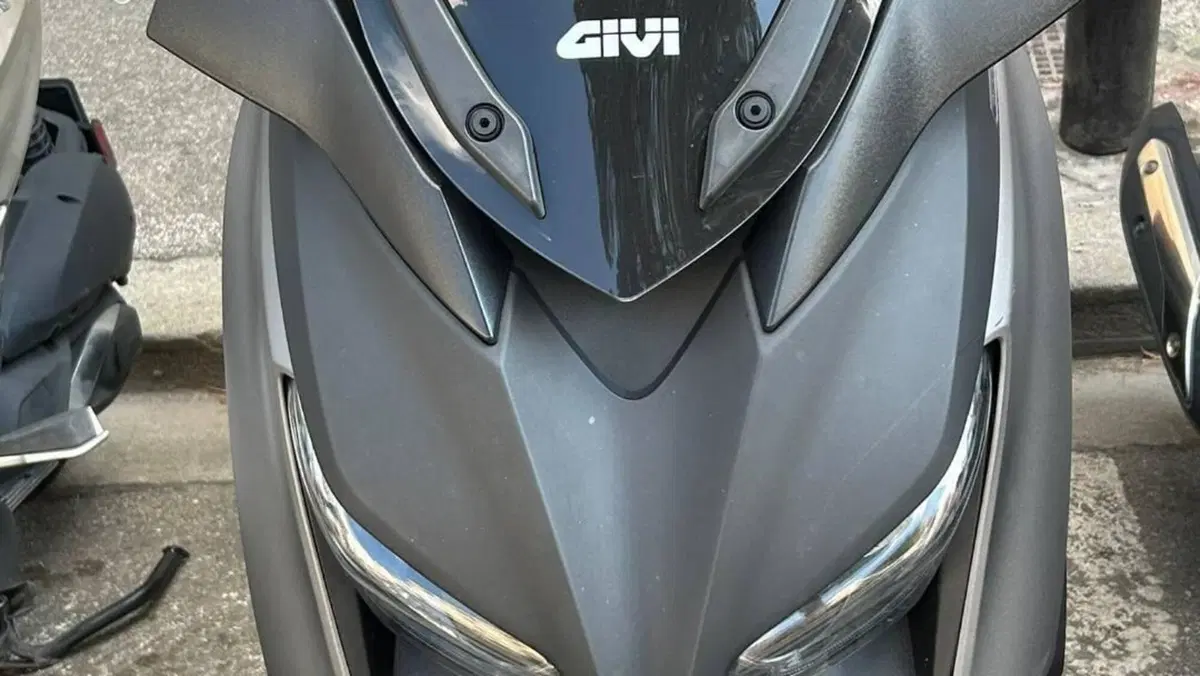Yamaha X-Max 300 ABS (2017 - 20)  (2)