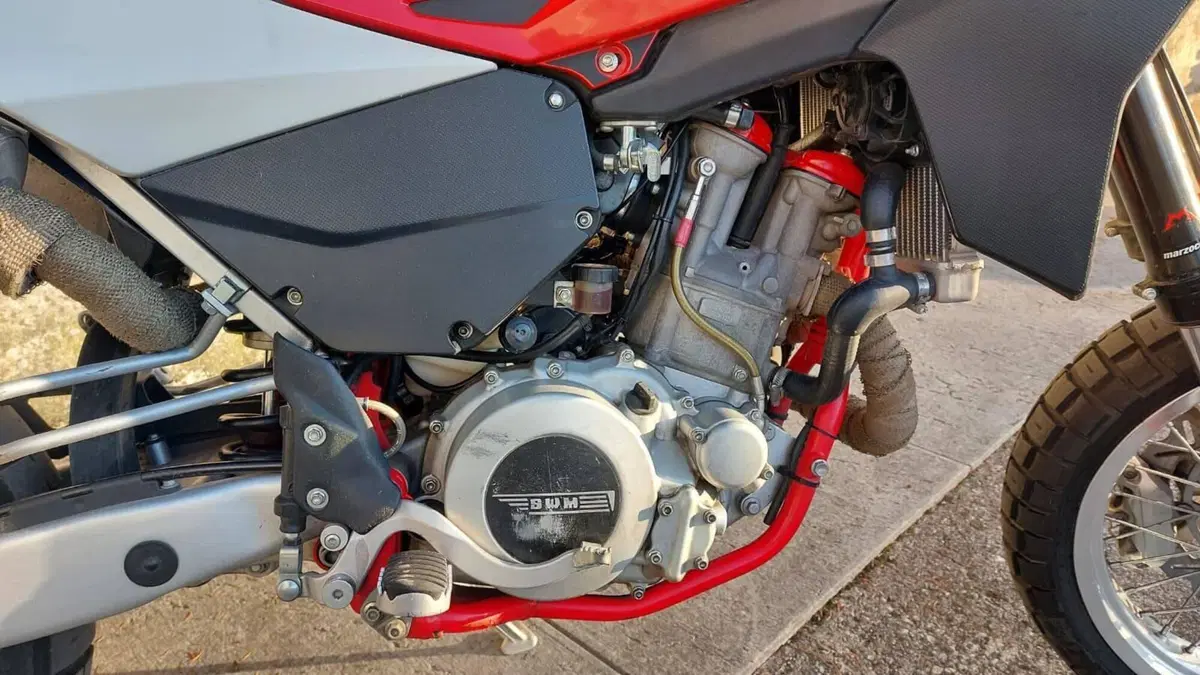 Swm SM 650 R (2015 - 16)  (3)