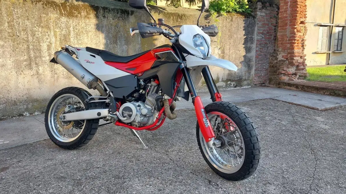 Swm SM 650 R (2015 - 16)  (12)