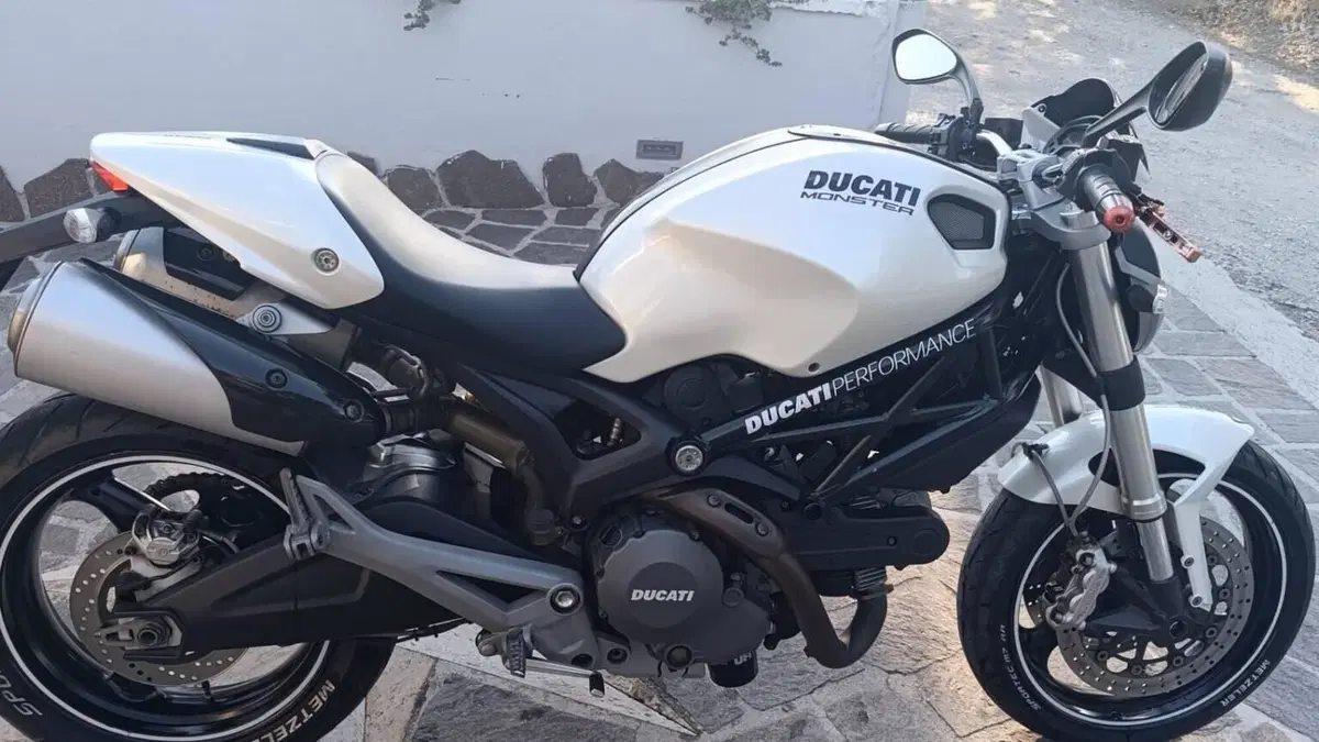 Ducati Monster 696 Plus (2007 - 14)  (3)